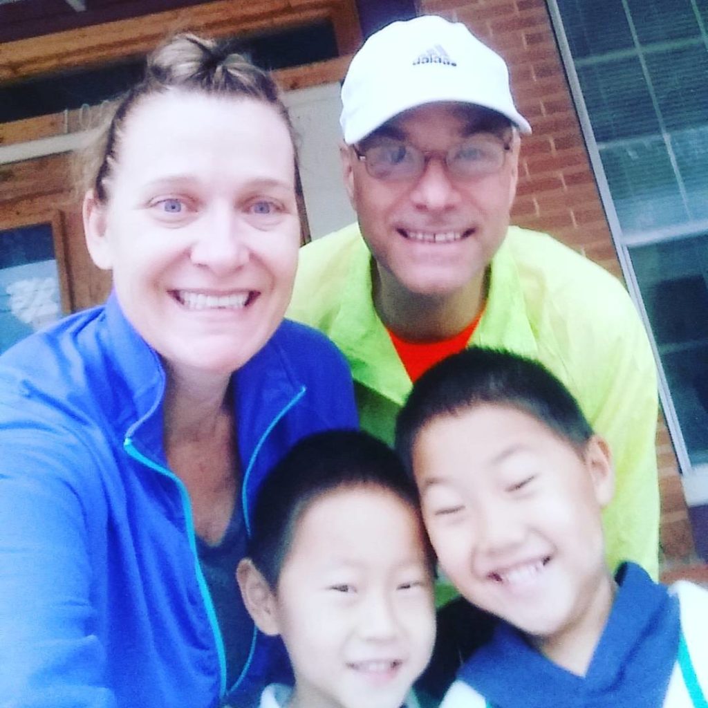 Sunday AM 5K. Remind me why I thought this was a good idea? #running #familyfun #familyrun #idratherbeeatingpizza