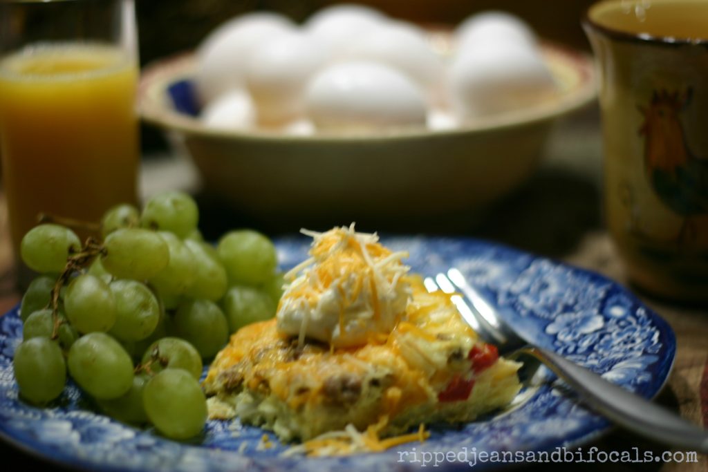 Cheesy farmhouse breakfast casserole|breakfast recipes|egg recipes|breakfast casserole|