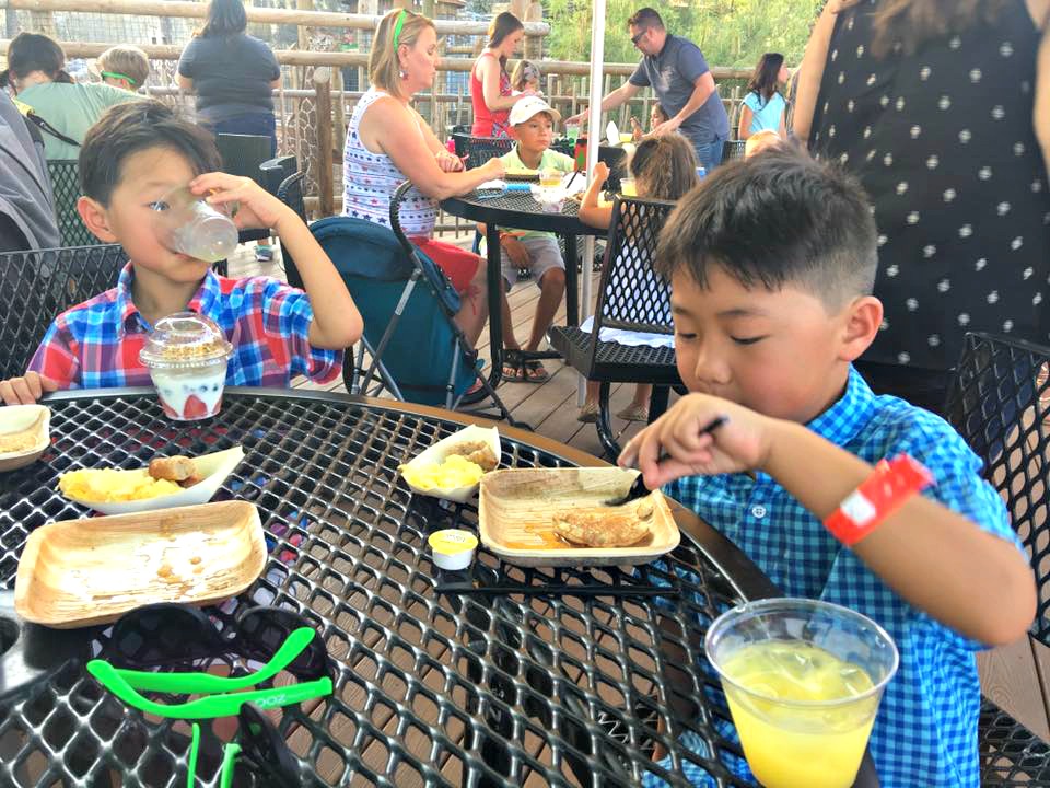 Beastly Breakfast at the San Antonio Zoo|Ripped Jeans and Bifocals