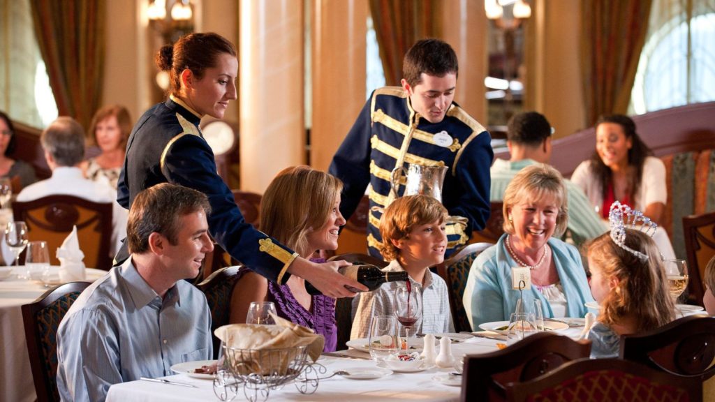 Family dining Disney Cruise Line.