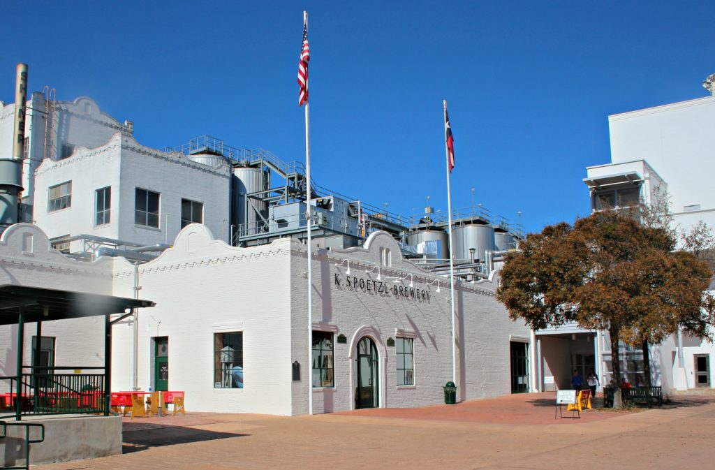 Visiting Shiner Texas and the Old Kasper House & Derrich Domov ...