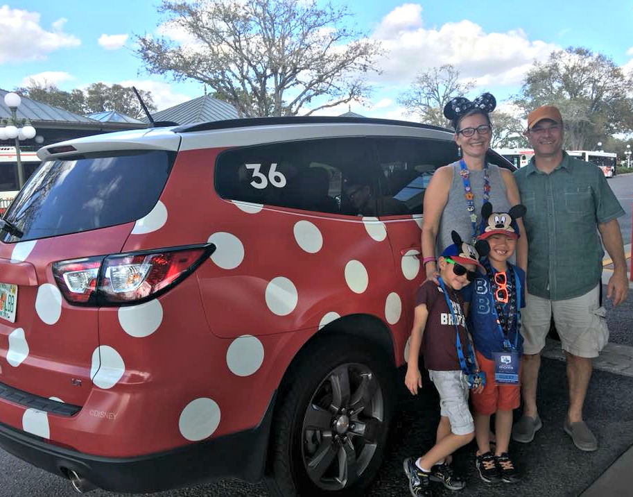 Everything you need to know about the Minnie Van service at Walt Disney World|Ripped Jeans and Bifocals