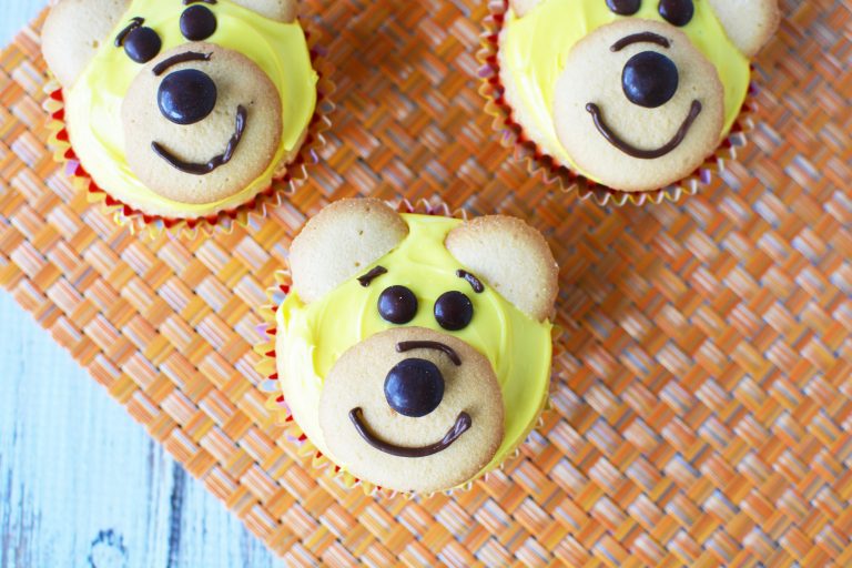 Adorable Winnie the Pooh Cupcakes