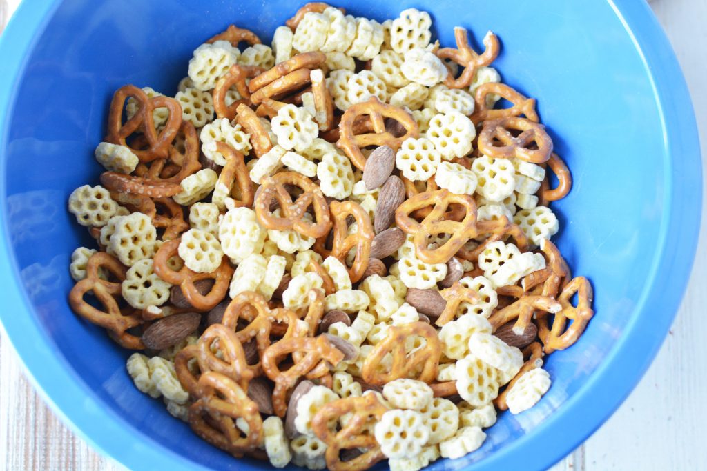 Make this Christopher Robin inspired Hunny Snack Mix