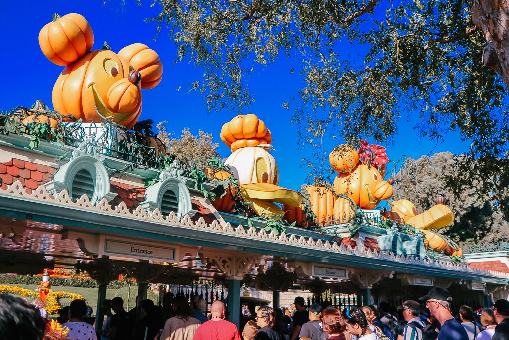 14 things that are awesome about Halloween Time at Disneyland ...