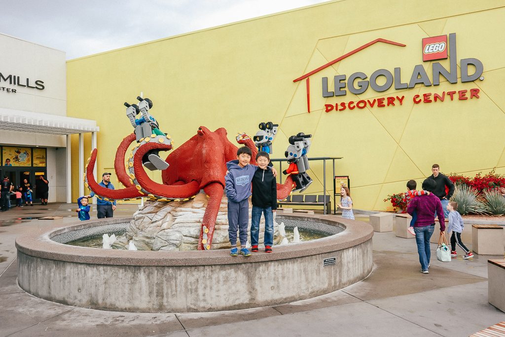 The Complete Guide to Tempe with Kids|Kids at LEGOLAND Discovery Center in Tempe AZ