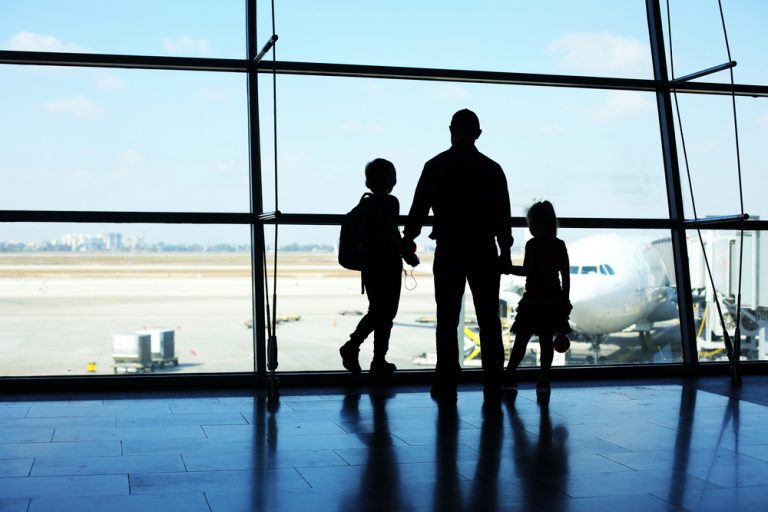 Flying with kids – the 8 tips you need to know
