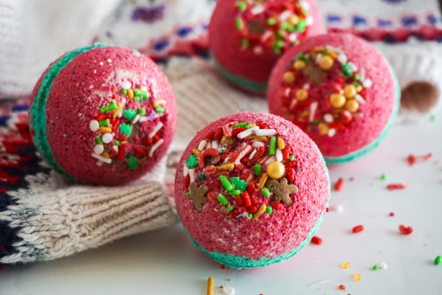 Red and green Christmas bath bombs