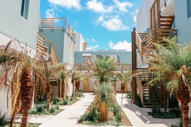 Lively Beach Hotel on Mustang Island - Courtyard view