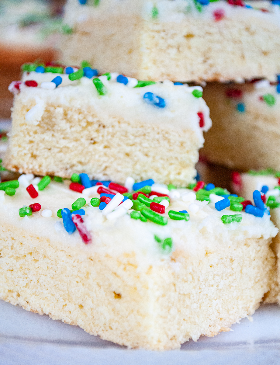 https://rippedjeansandbifocals.com/wp-content/uploads/2020/10/Sugar-Cookie-Bars-set-5-5.jpg