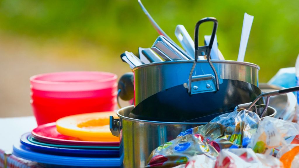 Camping dishes family travel.