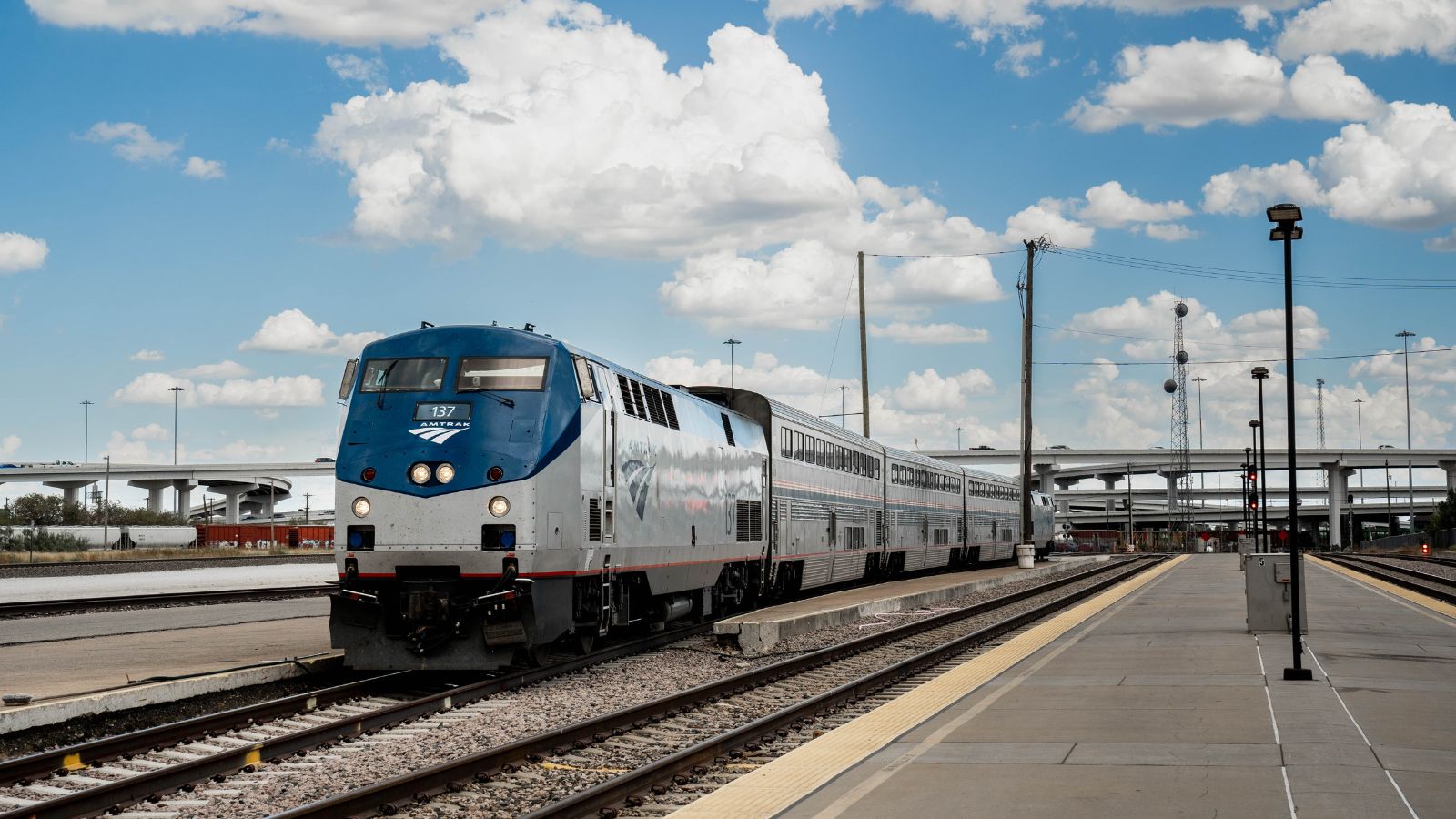 I booked an Amtrak Sleeper Car. Here's what I wish I'd known first