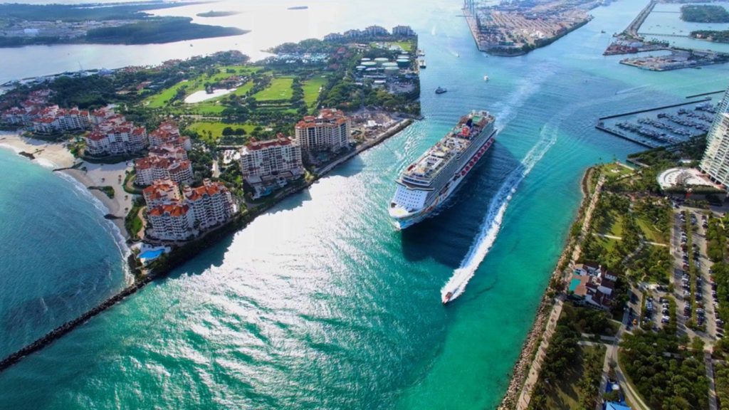 Cruise ship bahamas.