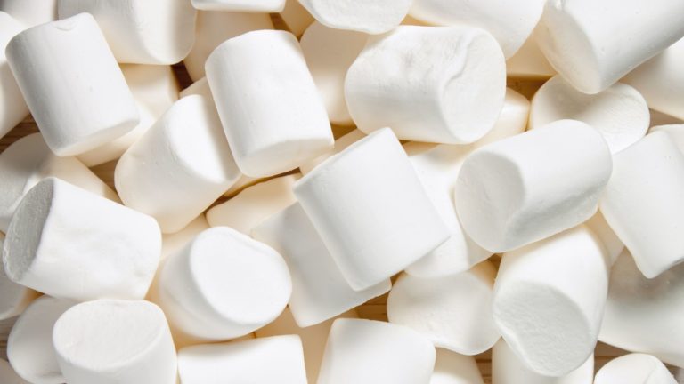 20 Yummy Things to Make with Marshmallows
